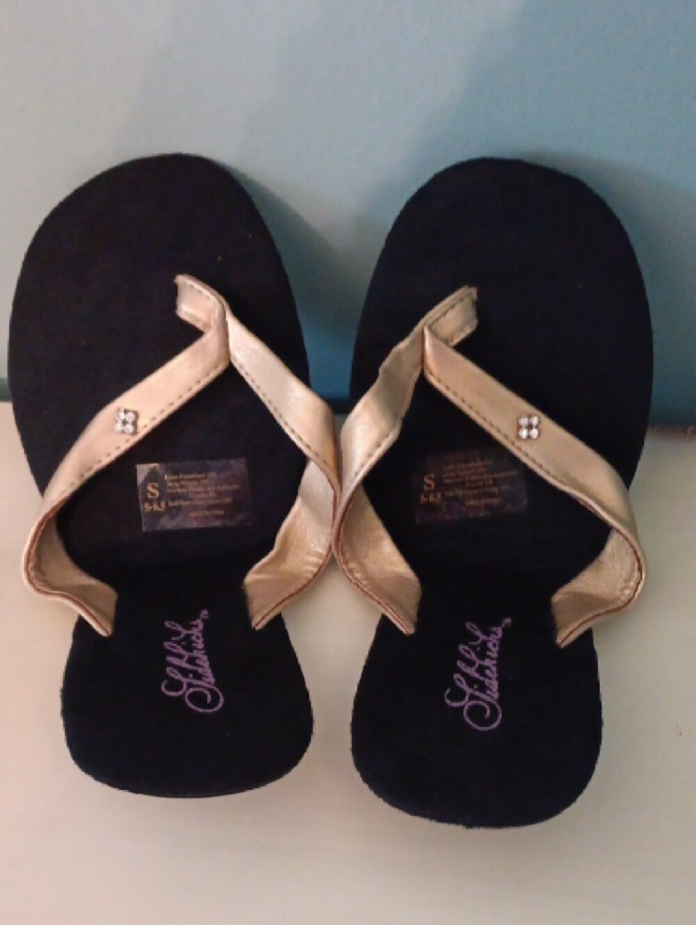 + Sidekicks Gold Foldable Thong Sandals with Travel Pouch
